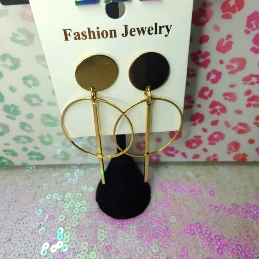 Statement dangle earrings - Picture 1 of 5